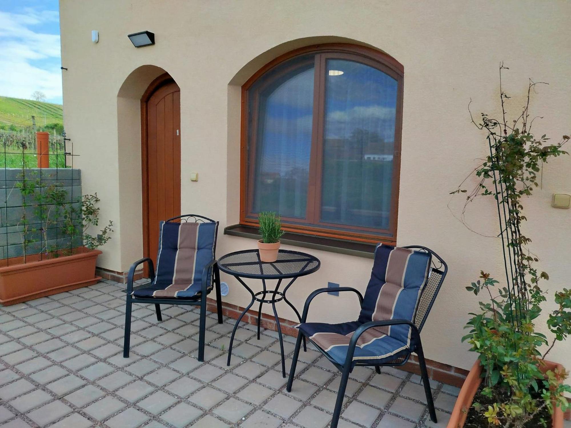Sklep Vino Strycek Guest House Velke Bilovice Luaran gambar