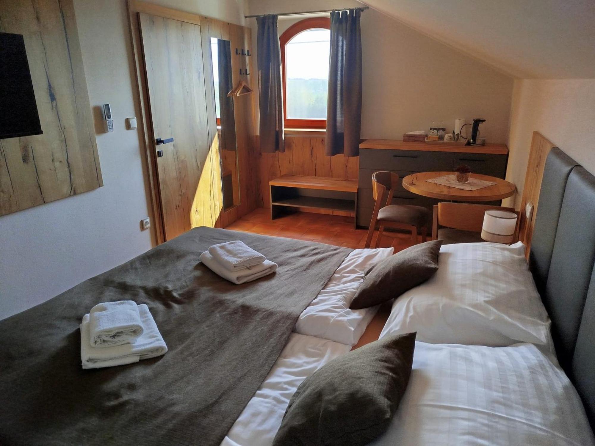 Sklep Vino Strycek Guest House Velke Bilovice Luaran gambar